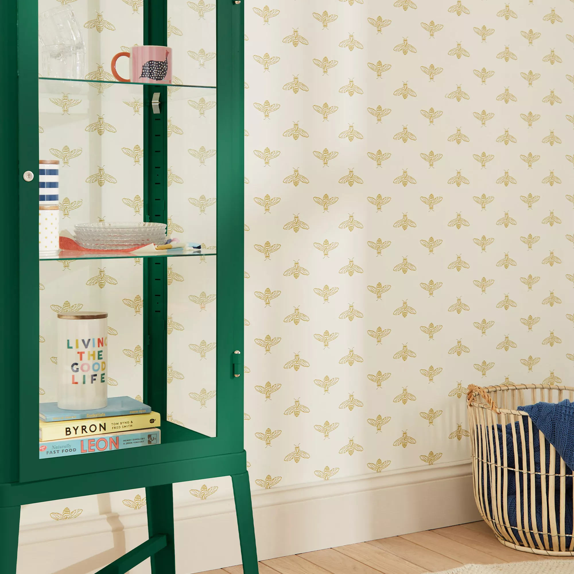 Joules Yellow Bee Smooth Wallpaper 6 Joules Yellow Bee Smooth Wallpaper - Image 4